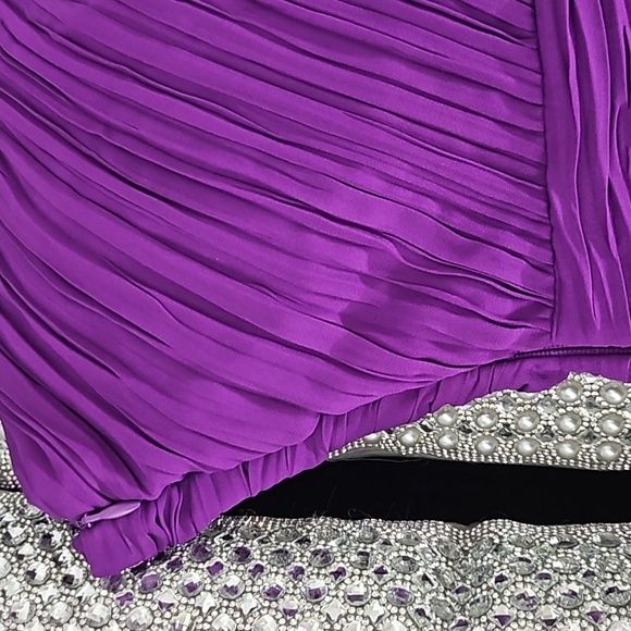 Express Purple One Puff Shoulder Rushed Ruffle Mini Dress. Sized L - Picture 10 of 11